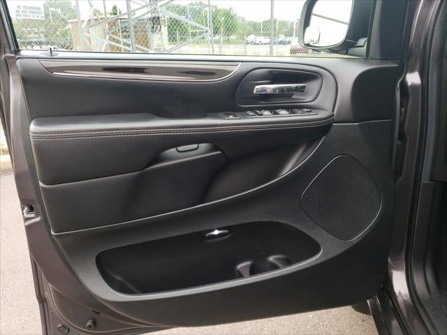 2016 Dodge Grand Caravan SXT Plus