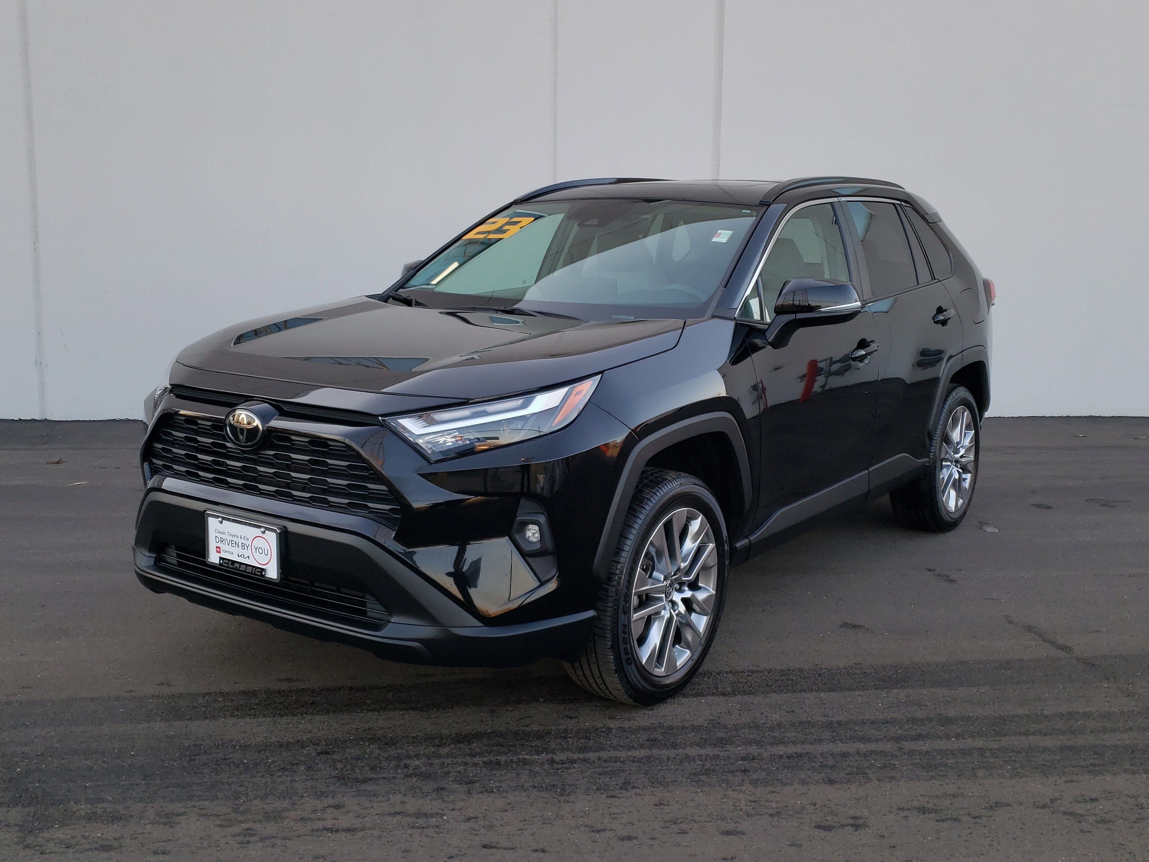 2023 Toyota RAV4 XLE Premium