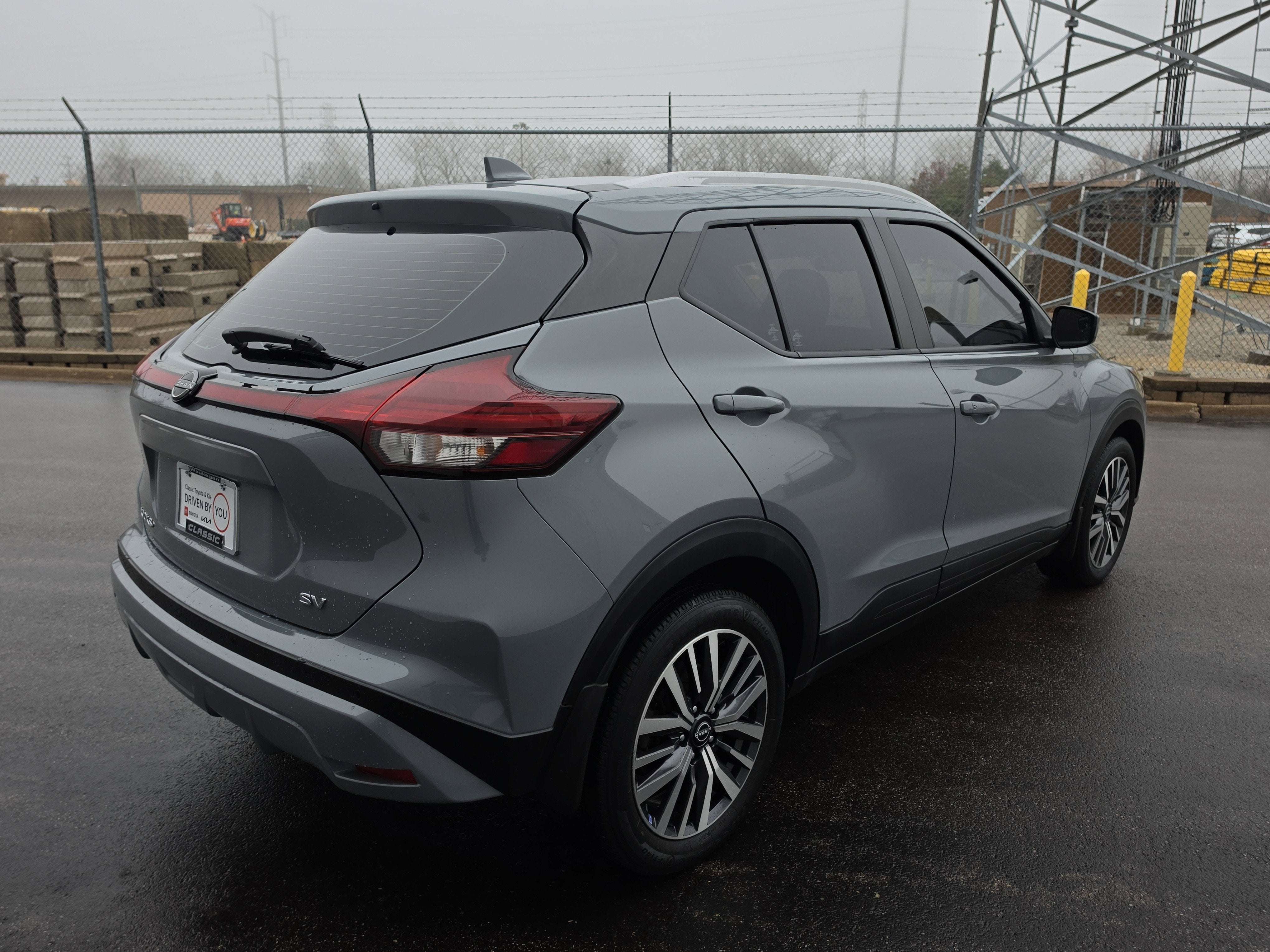 2022 Nissan Kicks SV