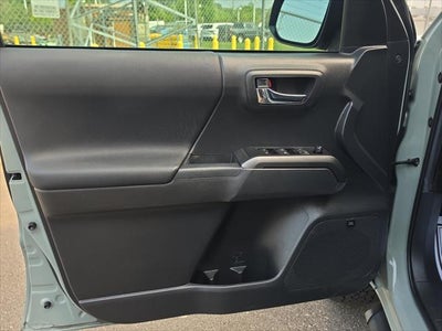 2022 Toyota Tacoma 4WD TRD Off Road