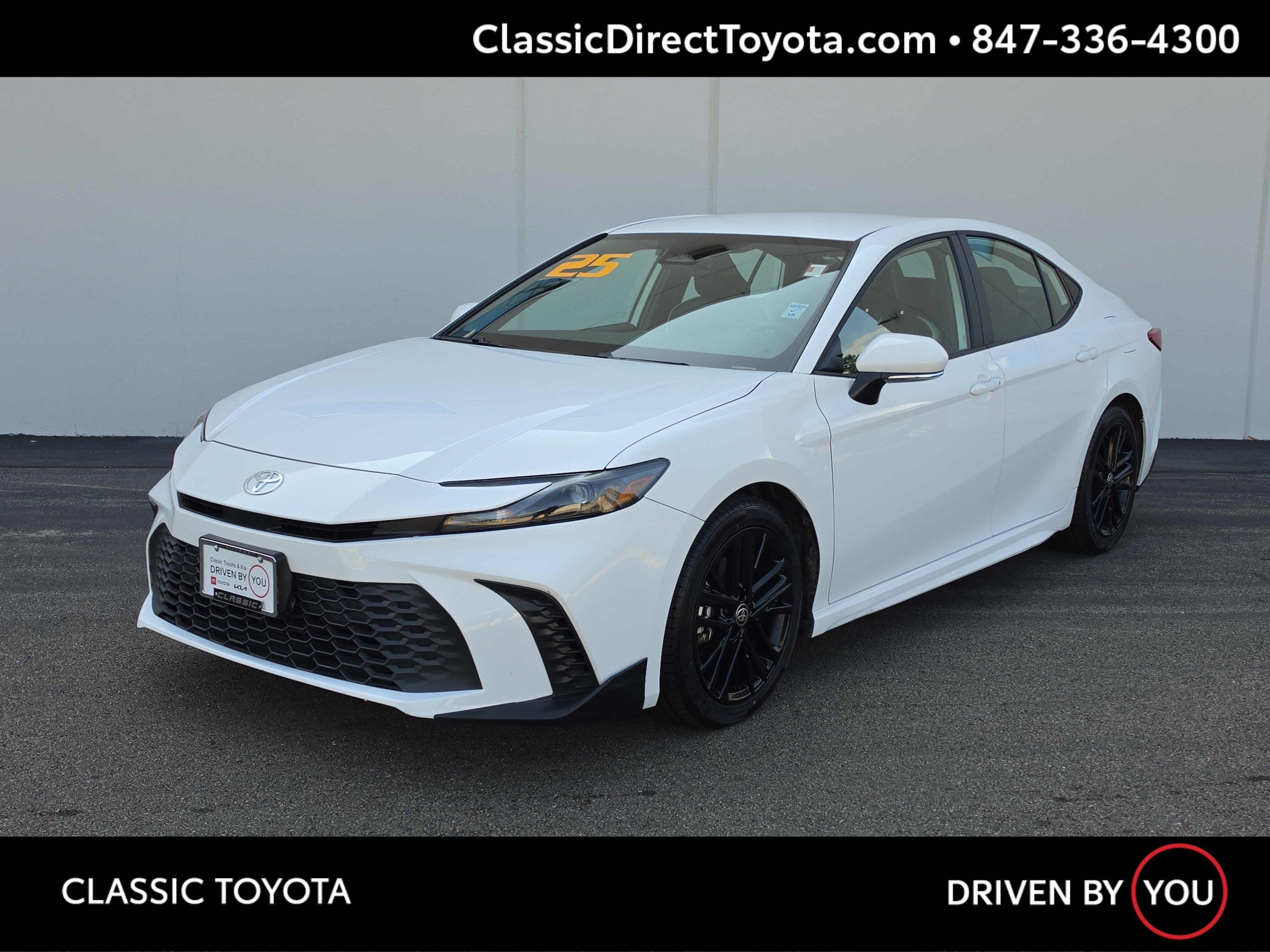 2025 Toyota Camry SE