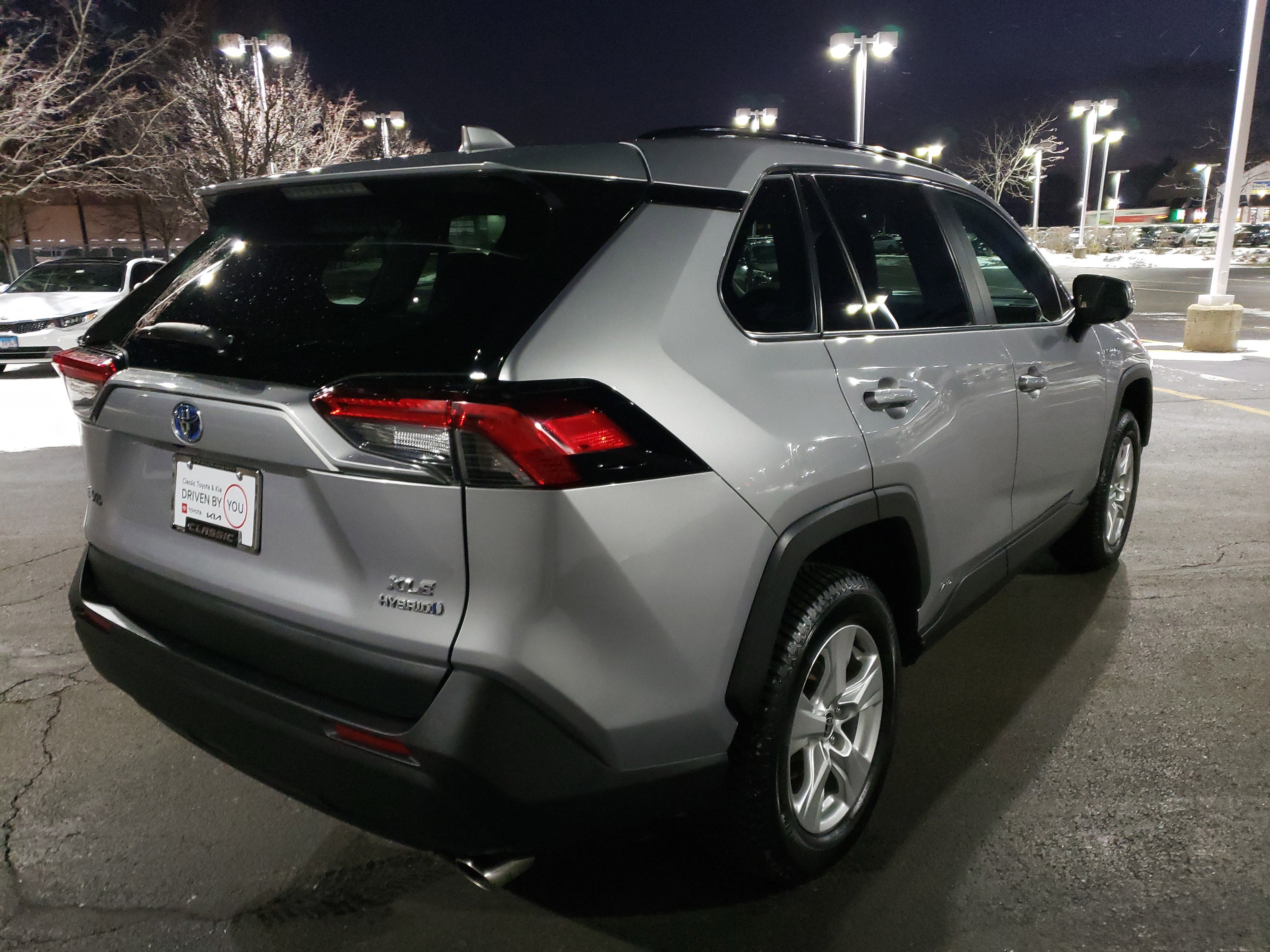 2021 Toyota RAV4 Hybrid XLE