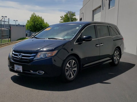 2016 Honda Odyssey Touring in Waukegan, IL - Classic Cares