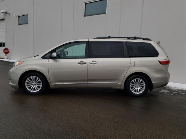 2017 Toyota Sienna XLE