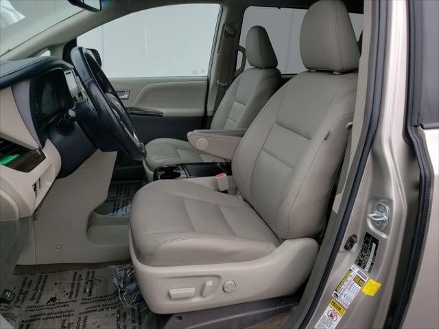 2017 Toyota Sienna XLE