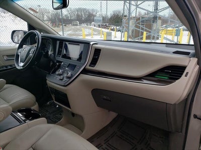 2017 Toyota Sienna XLE