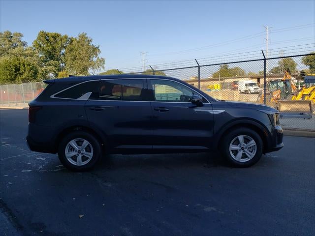 2025 Kia Sorento LX