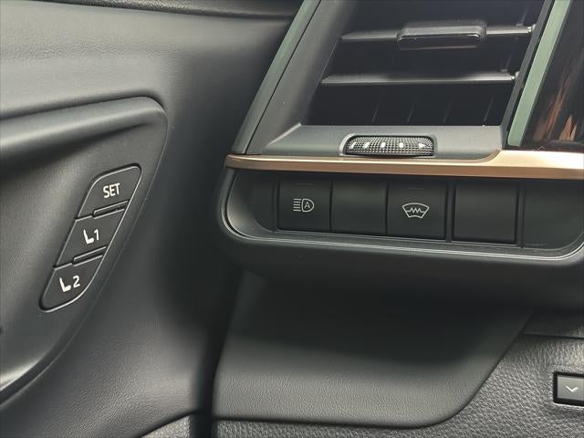 2023 Toyota Crown Platinum
