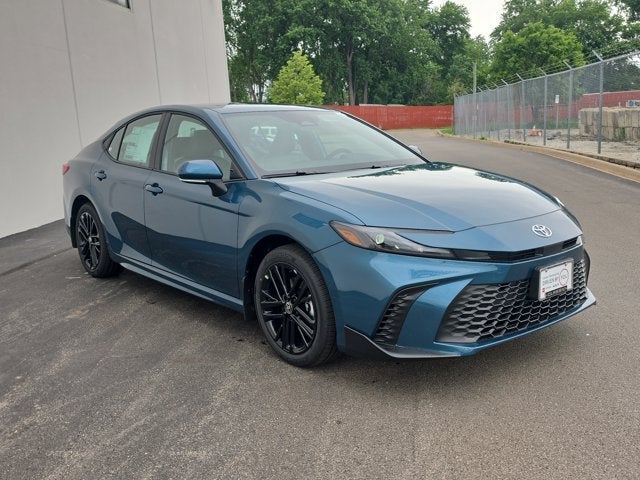 2026 Toyota Camry SE AWD