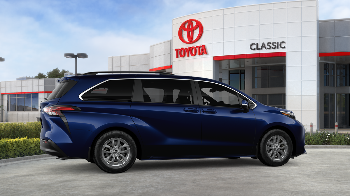 2026 Toyota Sienna LE