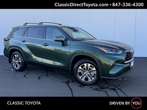 2024 Toyota Highlander XLE in Waukegan, IL - Classic Cares
