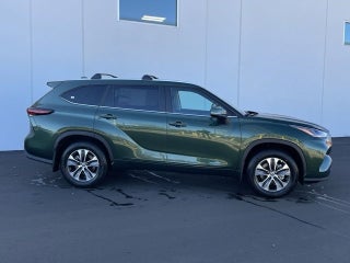 2024 Toyota Highlander XLE in Waukegan, IL - Classic Cares