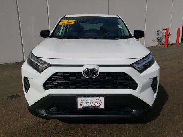 2025 Toyota RAV4 LE