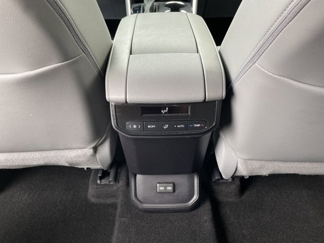 2024 Toyota Highlander Base