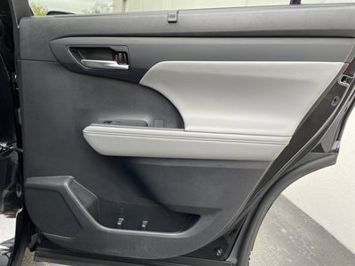 2024 Toyota Highlander Base