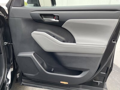 2024 Toyota Highlander Base