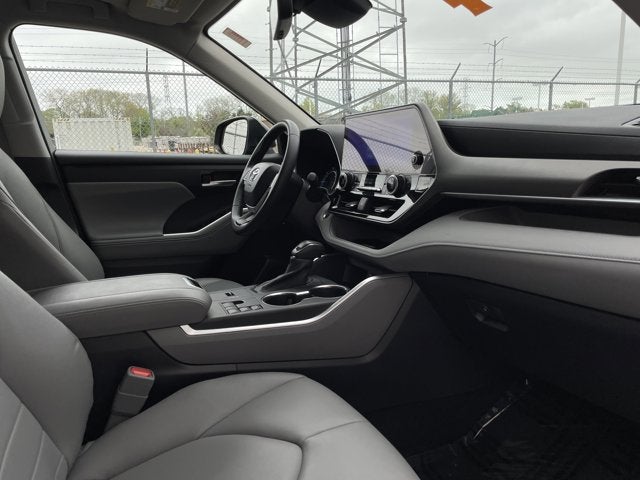 2024 Toyota Highlander Base