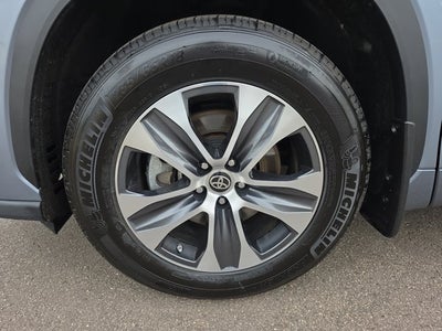 2023 Toyota Highlander Hybrid XLE