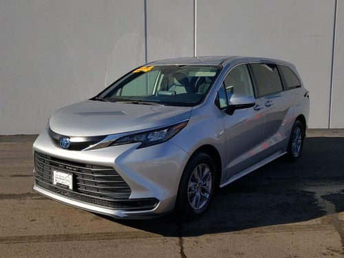 2024 Toyota Sienna LE