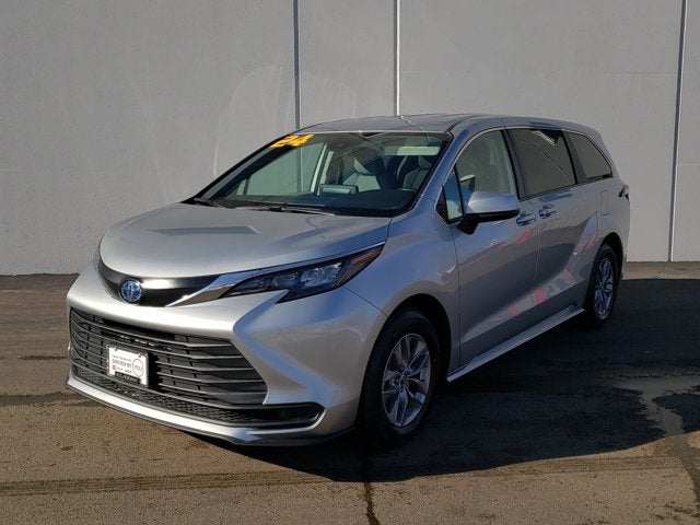 2024 Toyota Sienna LE