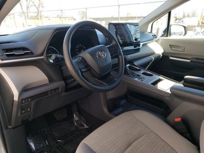 2024 Toyota Sienna LE
