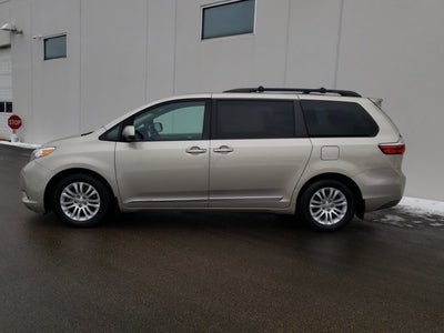 2017 Toyota Sienna XLE