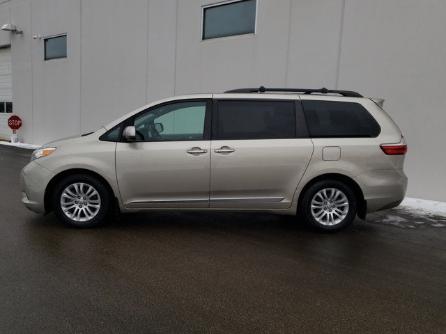 2017 Toyota Sienna XLE