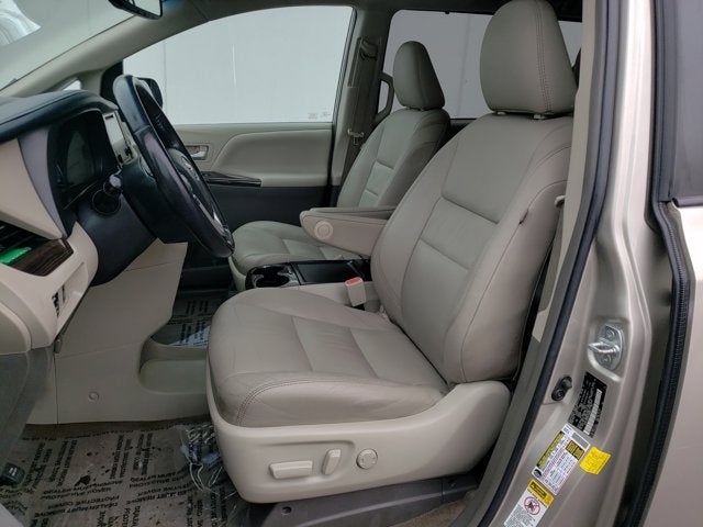 2017 Toyota Sienna XLE