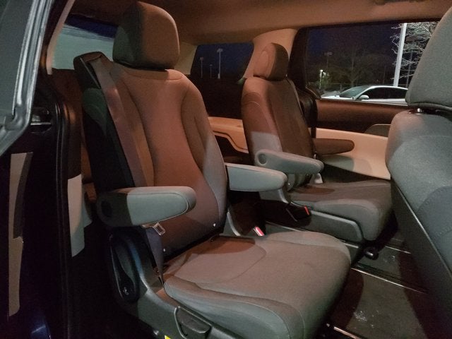 2022 Kia Carnival LX