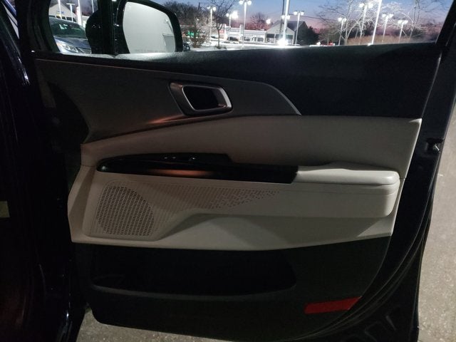 2022 Kia Carnival LX