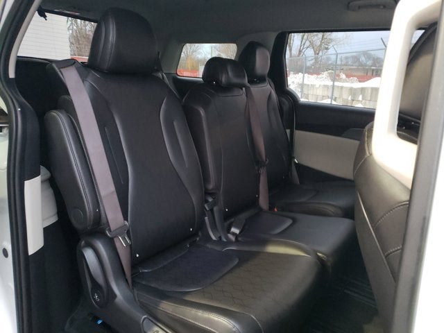 2024 Kia Carnival LX